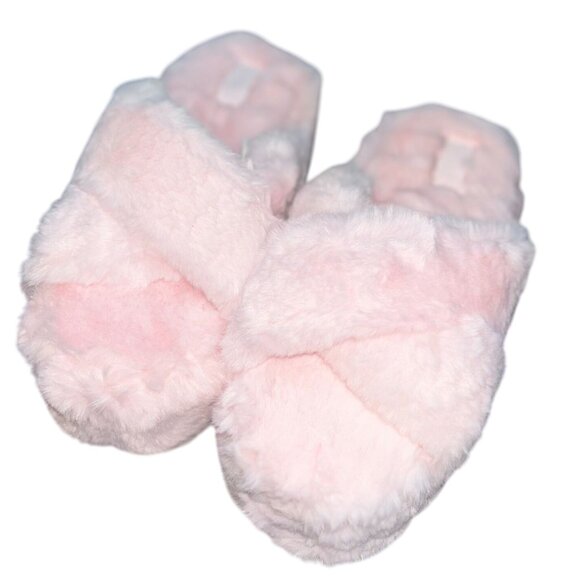 PINK Shoes - NWT - PINK Faux Fur Platform Slipper in Pink Tulip Size Medium